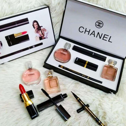 CHANEL Box
